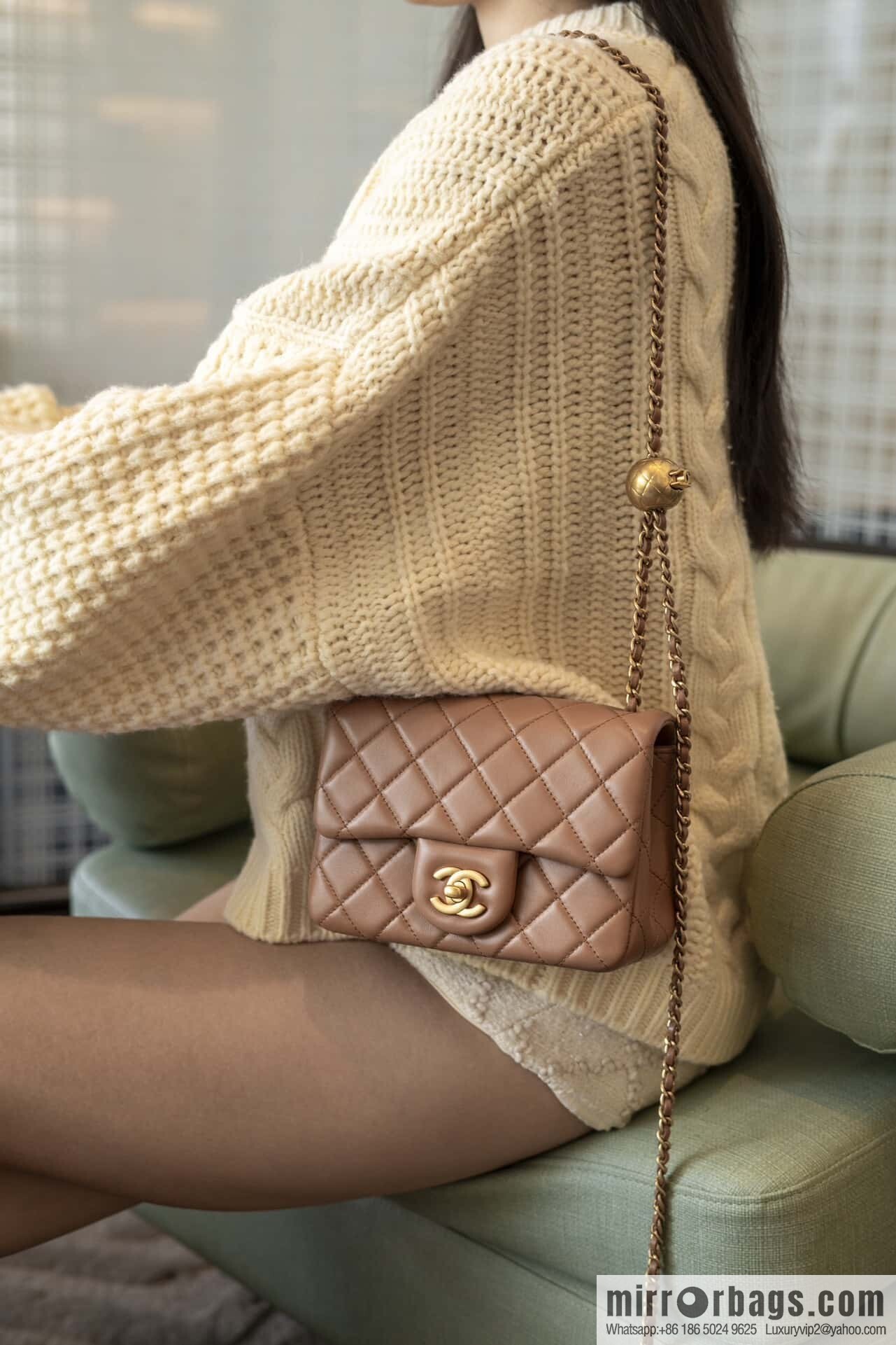 𝐂𝐡𝐚𝐧𝐞𝐥 𝟐𝟒𝐤 𝐜𝐟 Golden Ball Square Fatty, Milk Tea Color ☕️ AS1786