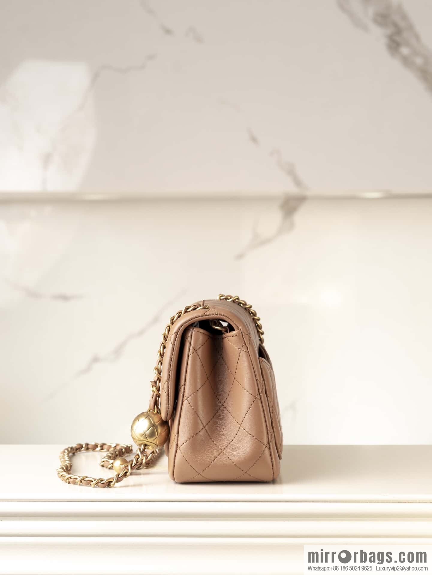 𝐂𝐡𝐚𝐧𝐞𝐥 𝟐𝟒𝐤 𝐜𝐟 Golden Ball Square Fatty, Milk Tea Color ☕️ AS1786