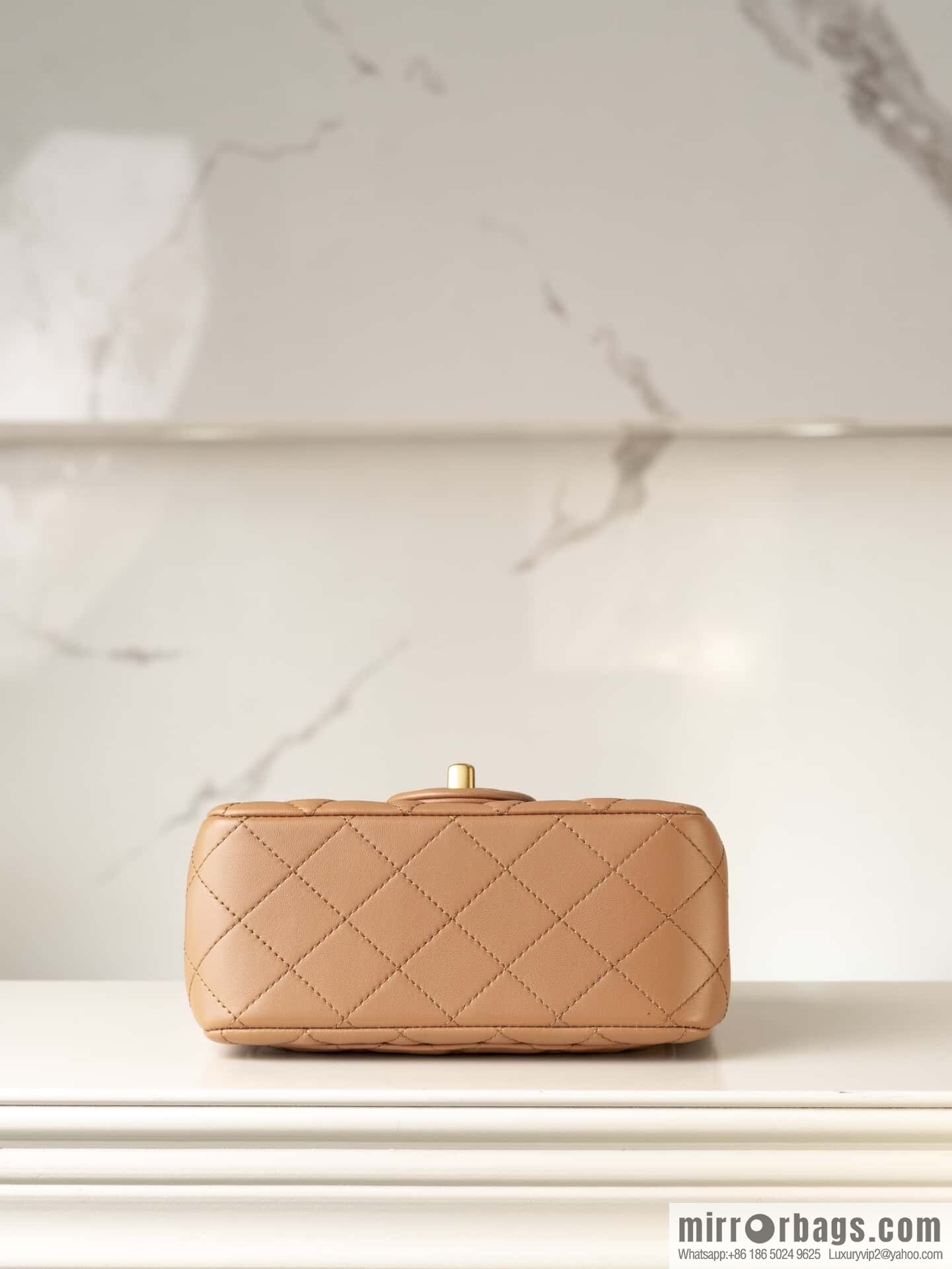 𝐂𝐡𝐚𝐧𝐞𝐥 𝟐𝟒𝐤 𝐜𝐟 Golden Ball Square Fatty, Milk Tea Color ☕️ AS1786