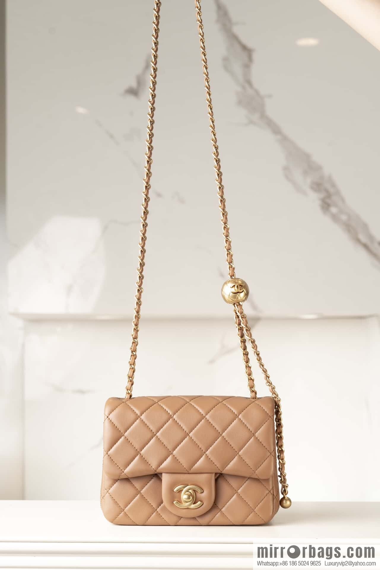 𝐂𝐡𝐚𝐧𝐞𝐥 𝟐𝟒𝐤 𝐜𝐟 Golden Ball Square Fatty, Milk Tea Color ☕️ AS1786