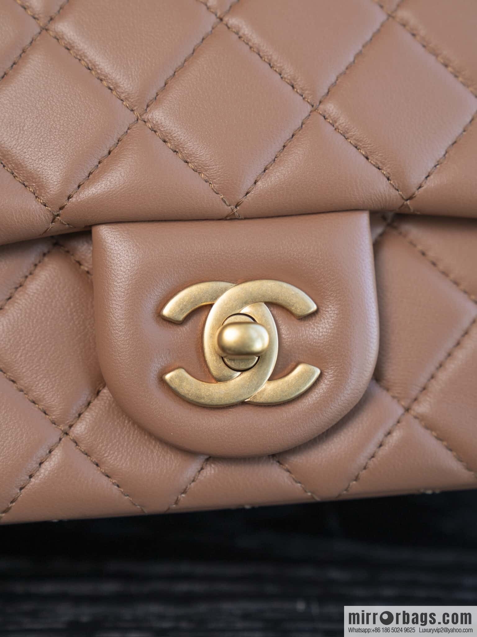 𝐂𝐡𝐚𝐧𝐞𝐥 𝟐𝟒𝐤 𝐜𝐟 Golden Ball Square Fatty, Milk Tea Color ☕️ AS1786