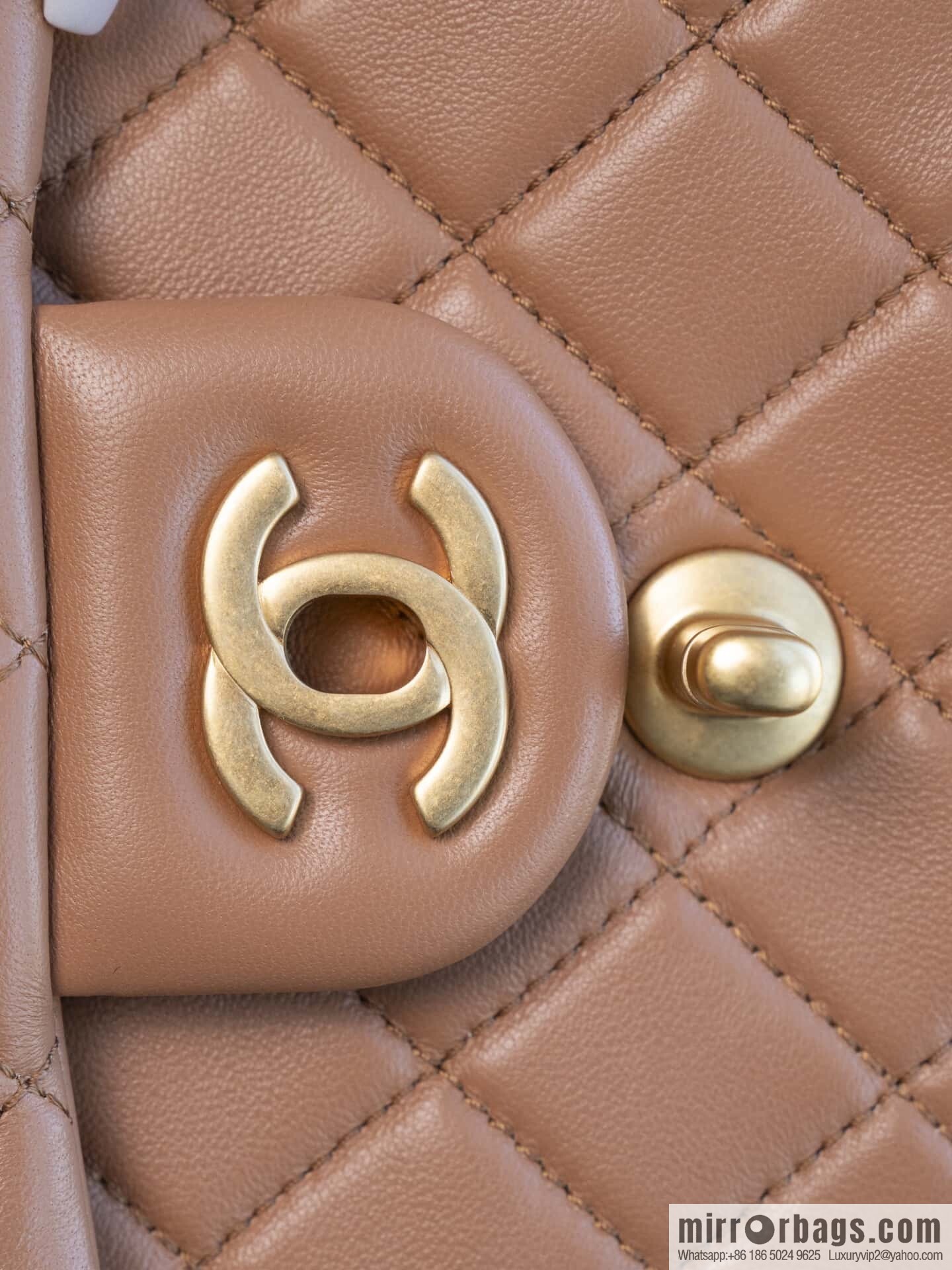 𝐂𝐡𝐚𝐧𝐞𝐥 𝟐𝟒𝐤 𝐜𝐟 Golden Ball Square Fatty, Milk Tea Color ☕️ AS1786