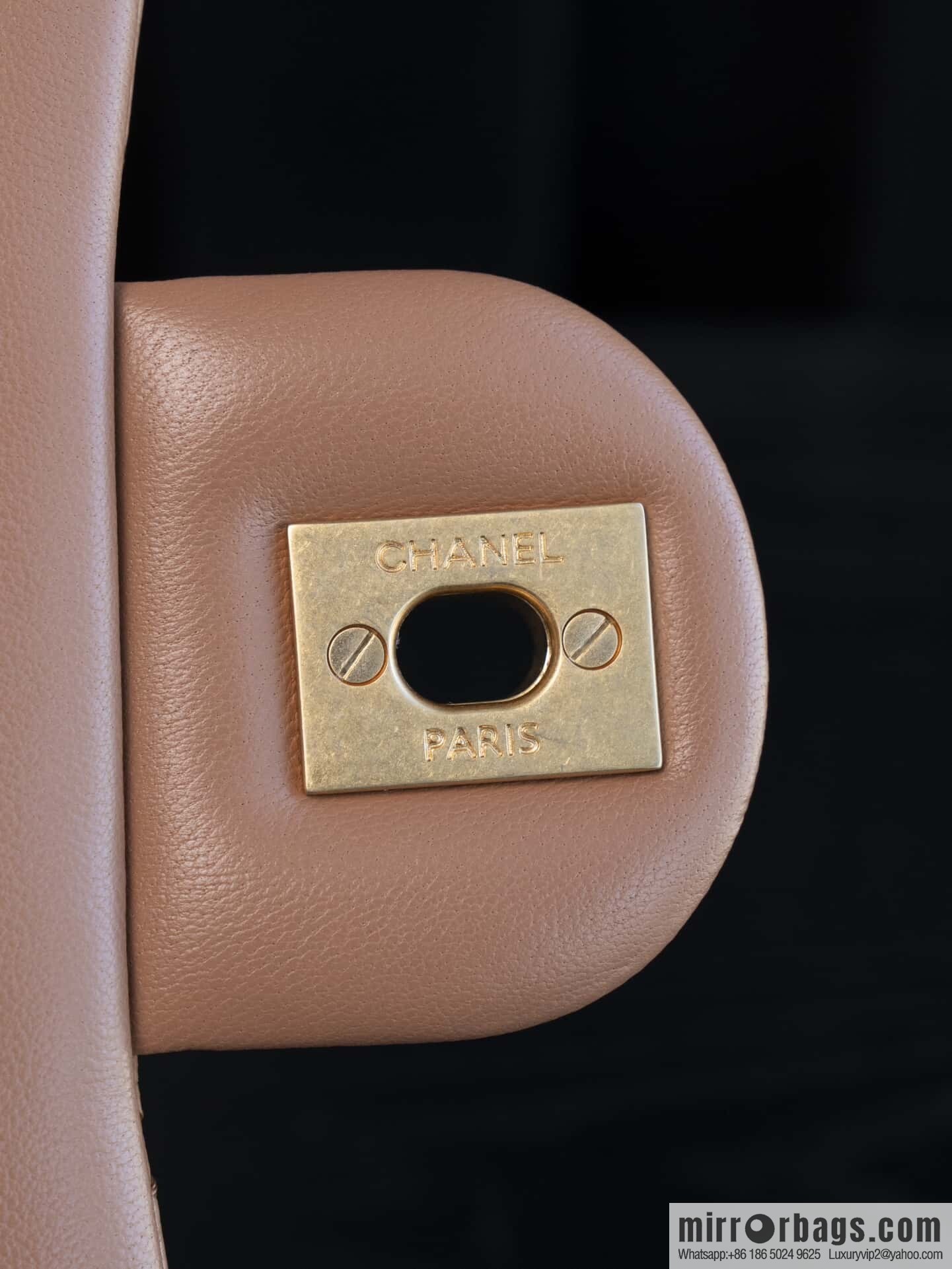 𝐂𝐡𝐚𝐧𝐞𝐥 𝟐𝟒𝐤 𝐜𝐟 Golden Ball Square Fatty, Milk Tea Color ☕️ AS1786