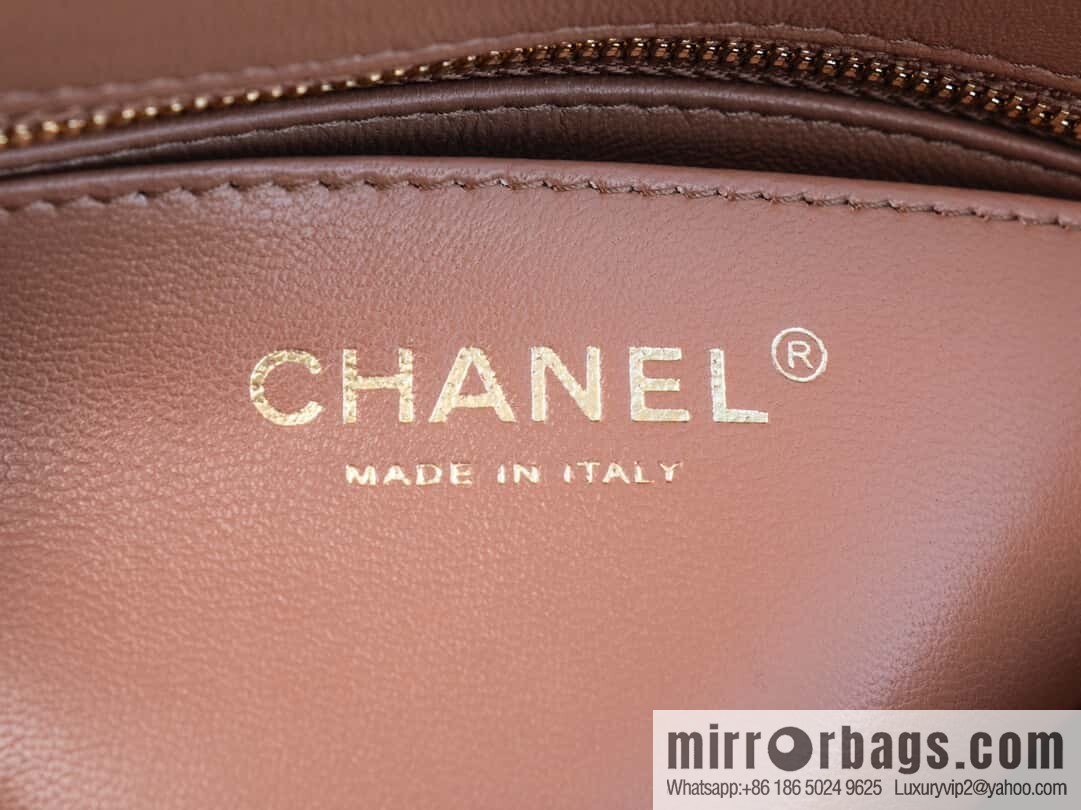 𝐂𝐡𝐚𝐧𝐞𝐥 𝟐𝟒𝐤 𝐜𝐟 Golden Ball Square Fatty, Milk Tea Color ☕️ AS1786