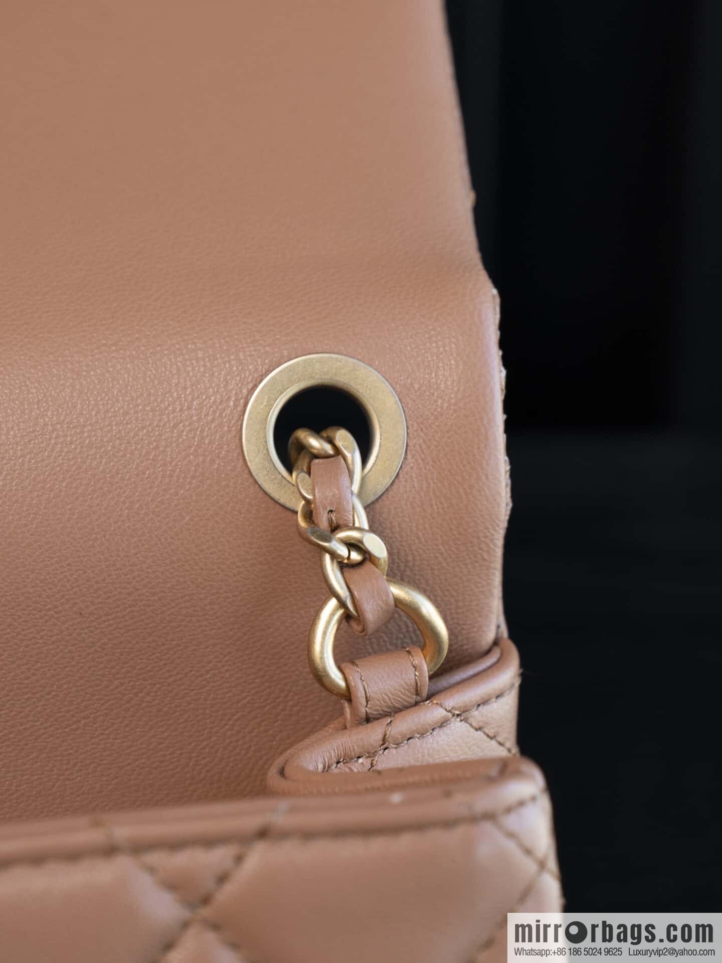 𝐂𝐡𝐚𝐧𝐞𝐥 𝟐𝟒𝐤 𝐜𝐟 Golden Ball Square Fatty, Milk Tea Color ☕️ AS1786