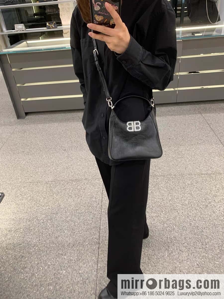 🖤Paris Home Hobo Collection ‼️ 24 Year Hobo Bag 801928 Black