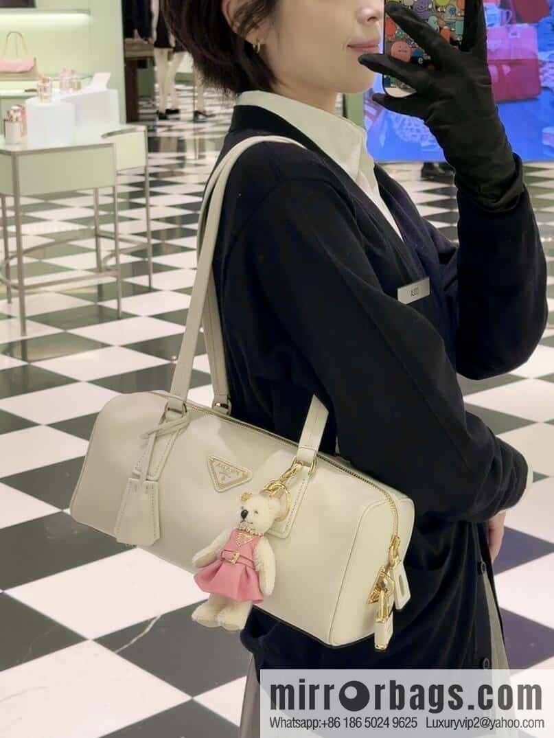 PRADA 🎉 padlock women 🎉 1BB127 new 🎉🎉 white