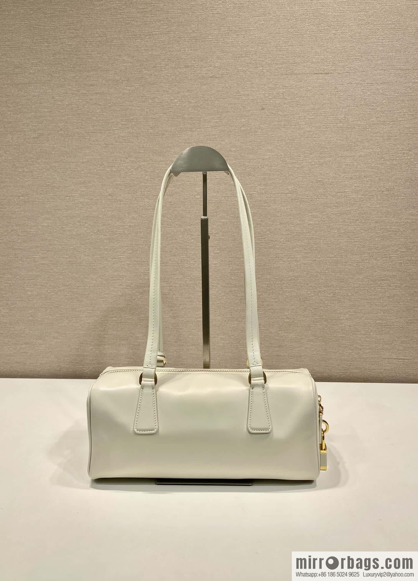 PRADA 🎉 padlock women 🎉 1BB127 new 🎉🎉 white