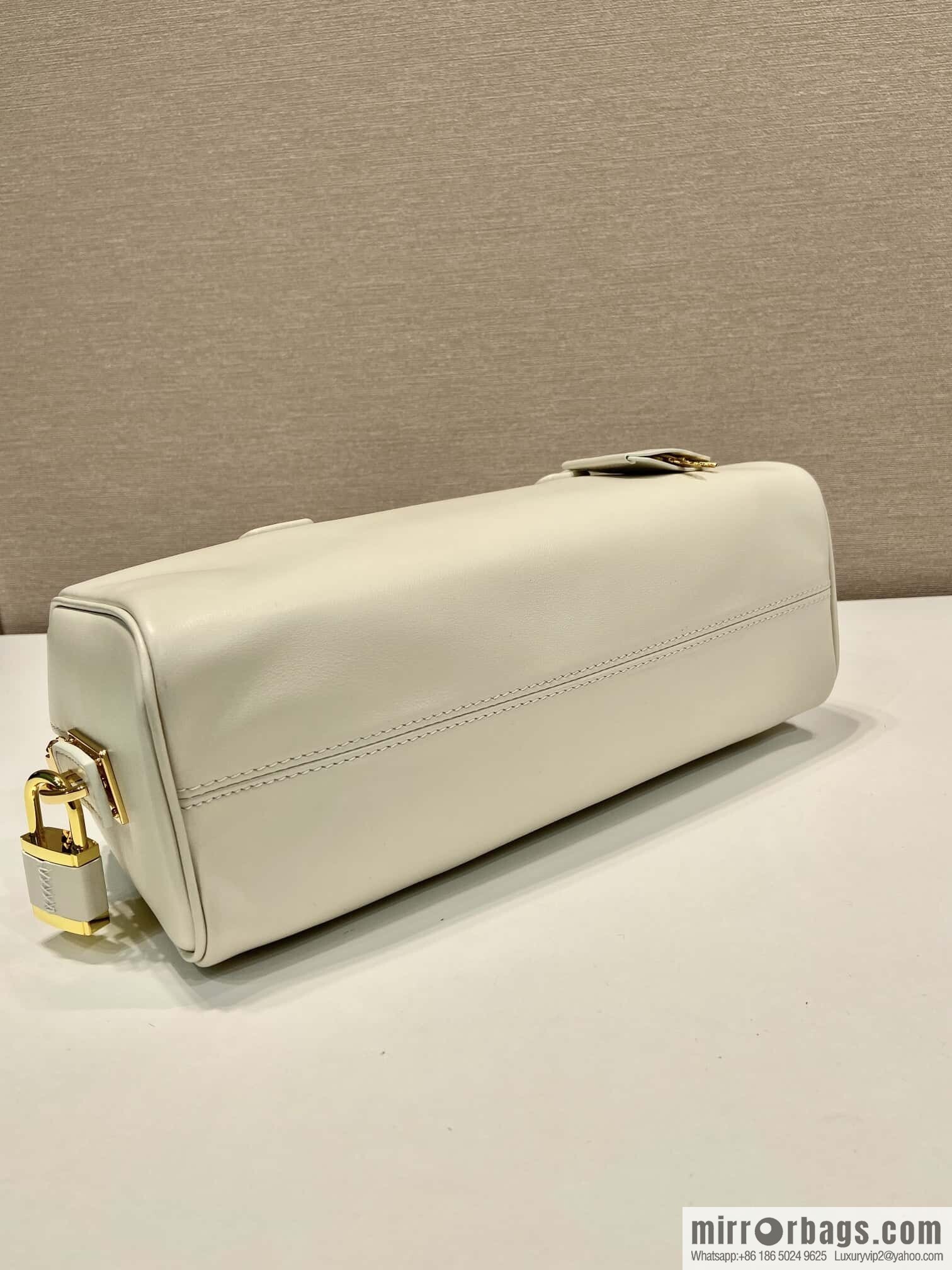 PRADA 🎉 padlock women 🎉 1BB127 new 🎉🎉 white