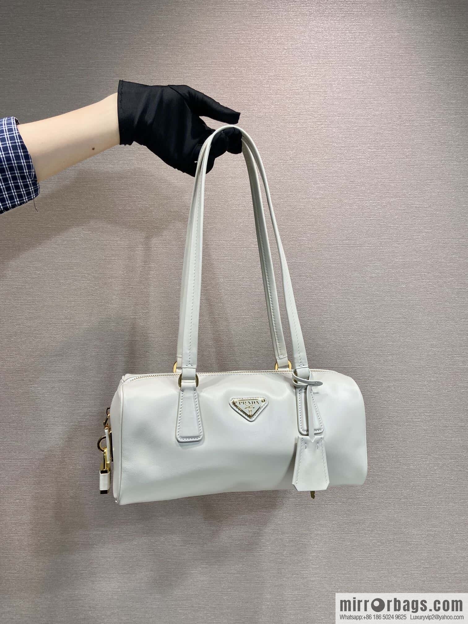 PRADA 🎉 padlock women 🎉 1BB127 new 🎉🎉 white