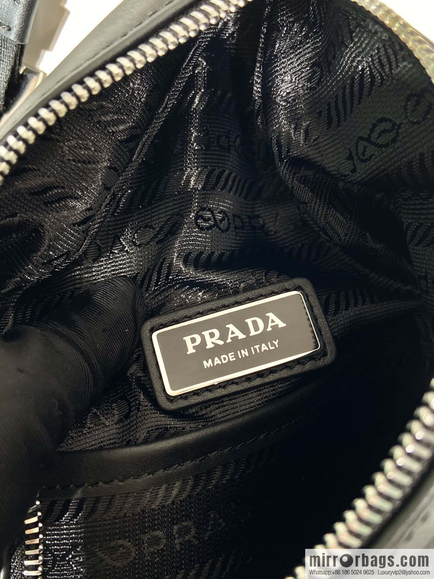PRADA 👏 new breast bag 👏 2VZ098 plain weave 👏 black