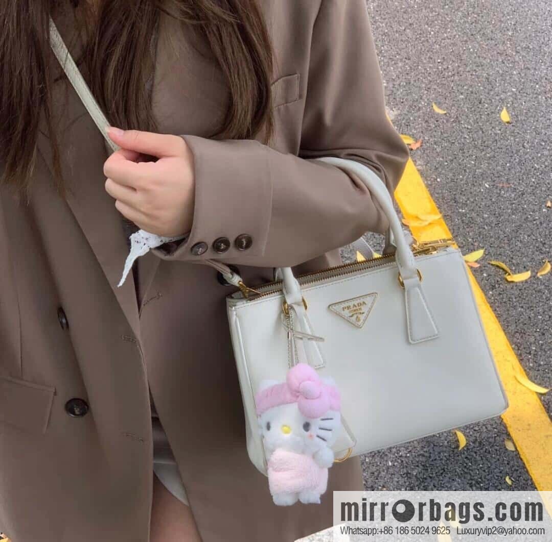 PRADA 💋 classic explosive Galleria handbag 1BA896