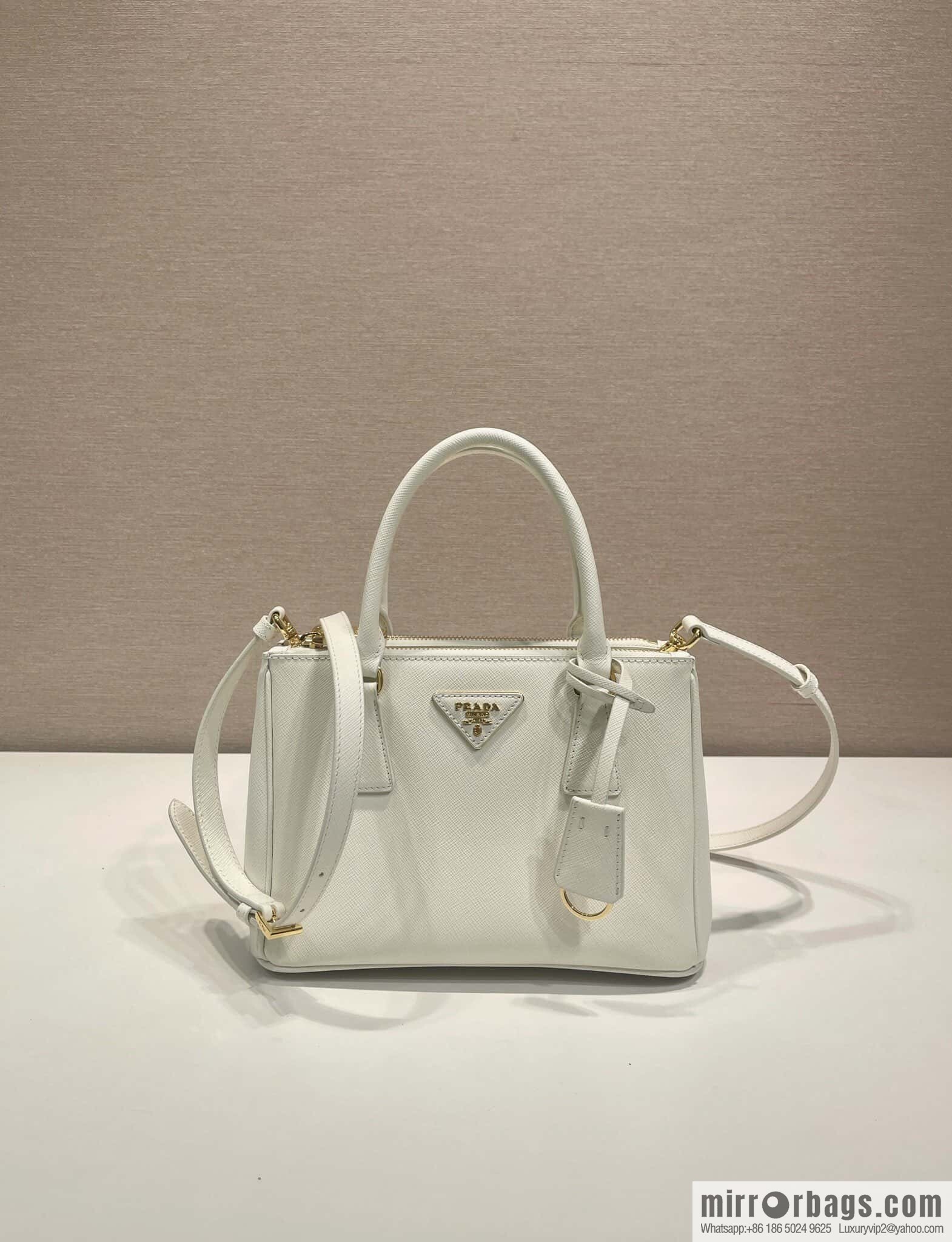 PRADA 💋 classic explosive Galleria handbag 1BA896