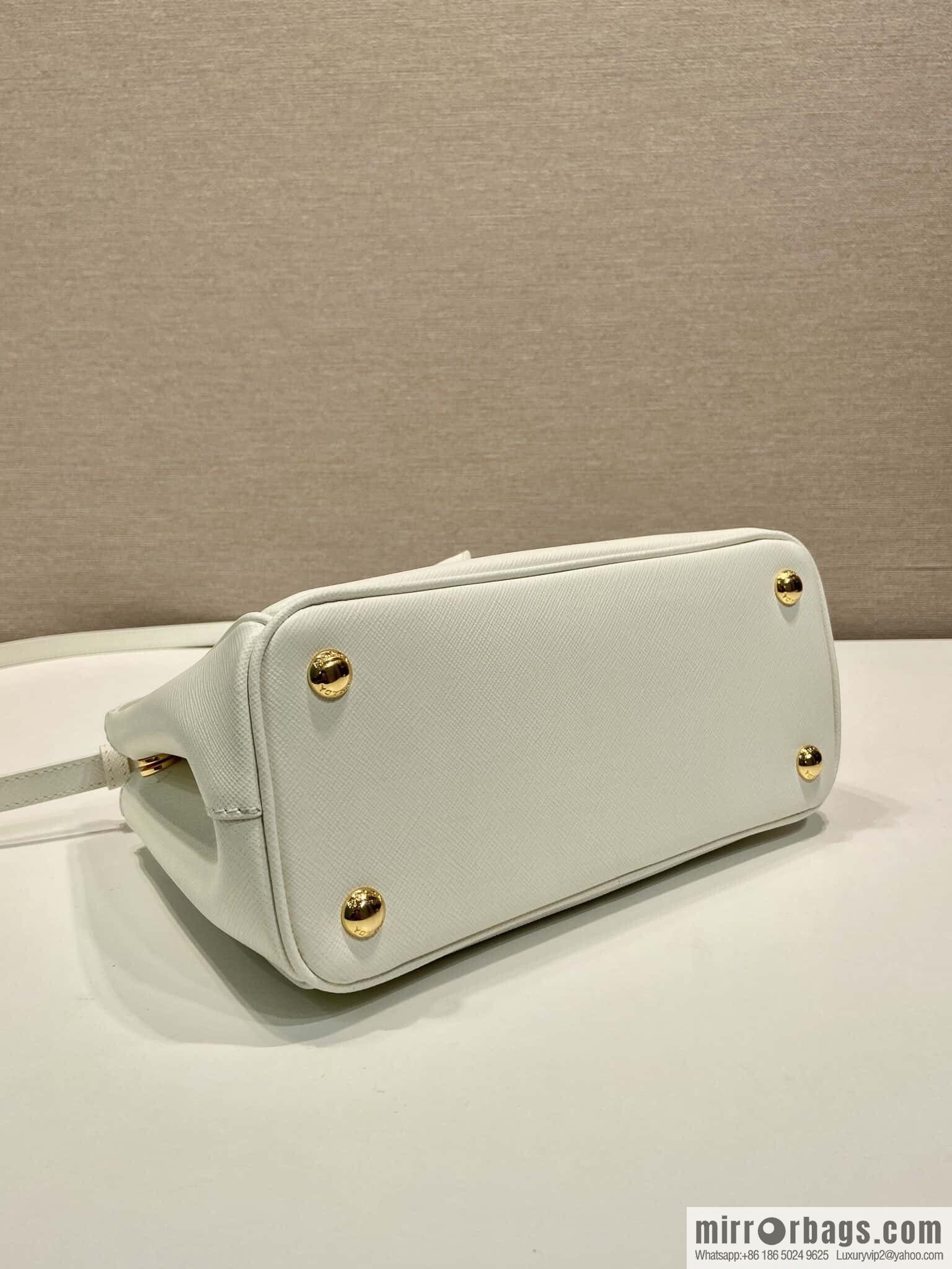 PRADA 💋 classic explosive Galleria handbag 1BA896