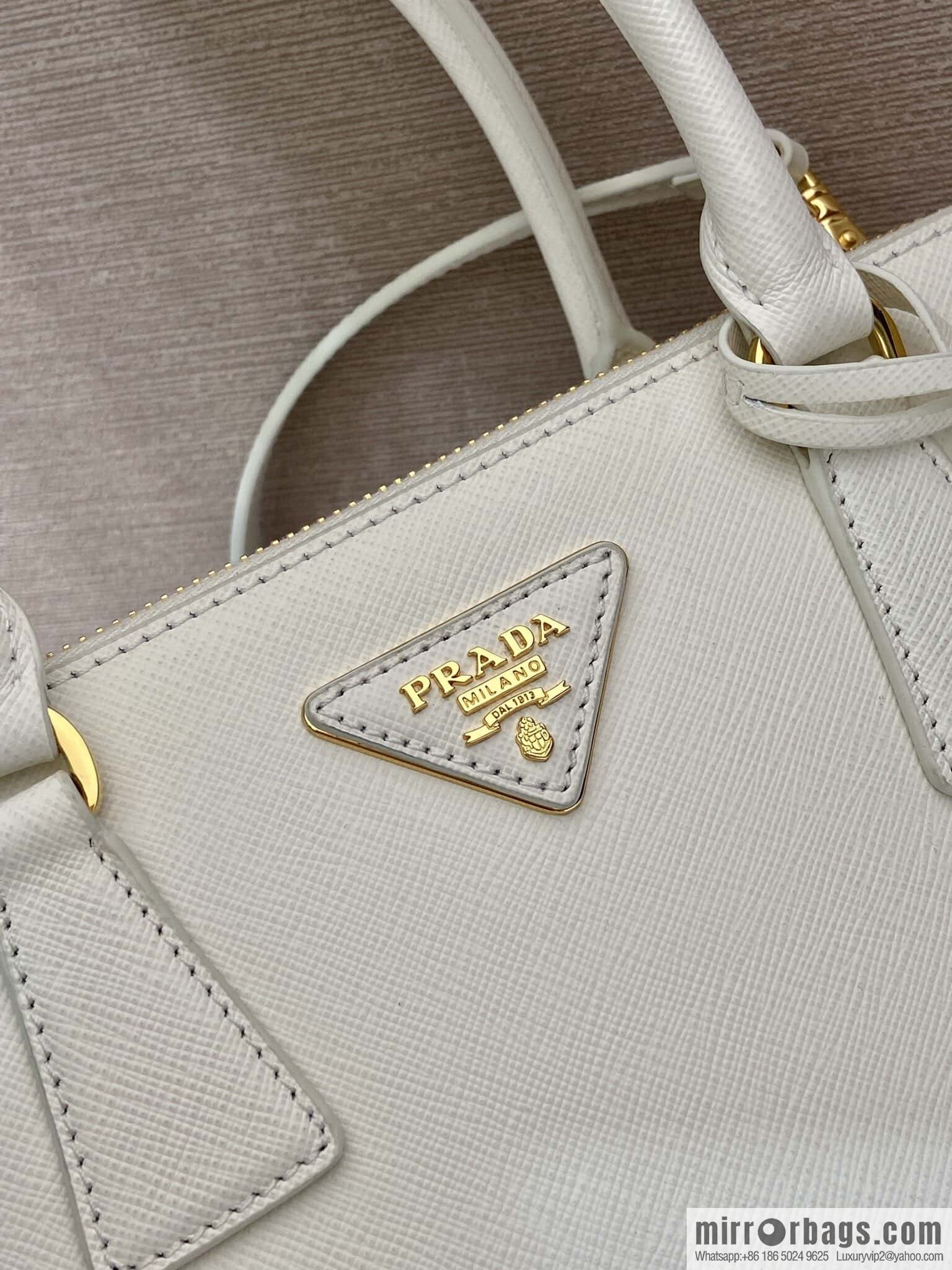 PRADA 💋 classic explosive Galleria handbag 1BA896