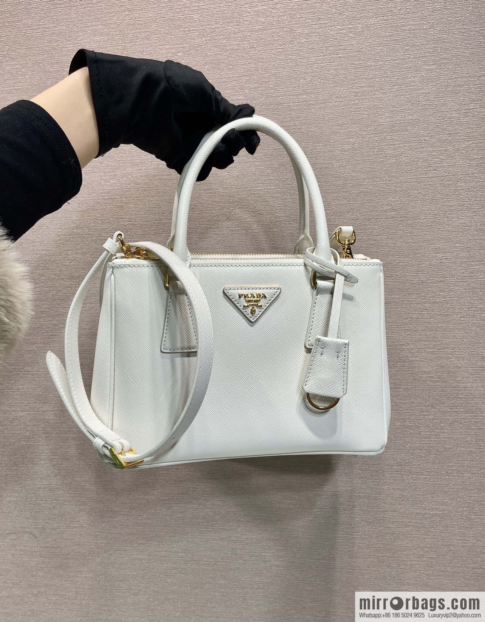 PRADA 💋 classic explosive Galleria handbag 1BA896