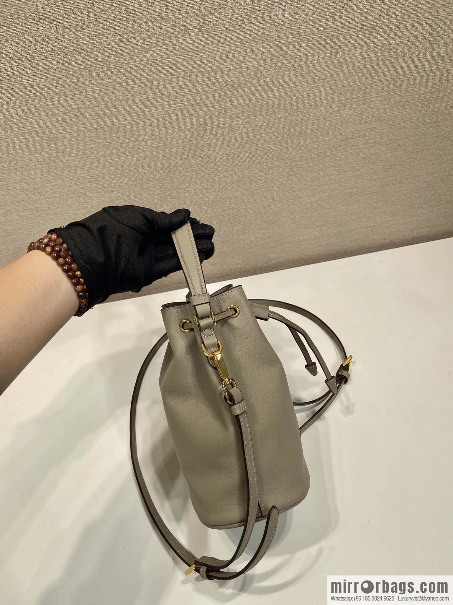 PRADA 🎉 calfskin bucket bag 🎉 1BE067 new product🎉🎉