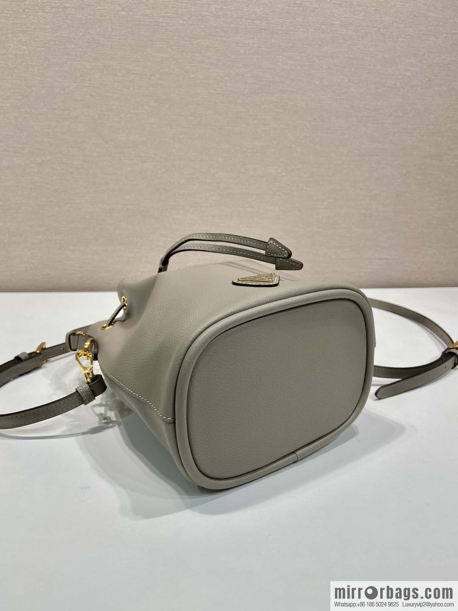 PRADA 🎉 calfskin bucket bag 🎉 1BE067 new product🎉🎉
