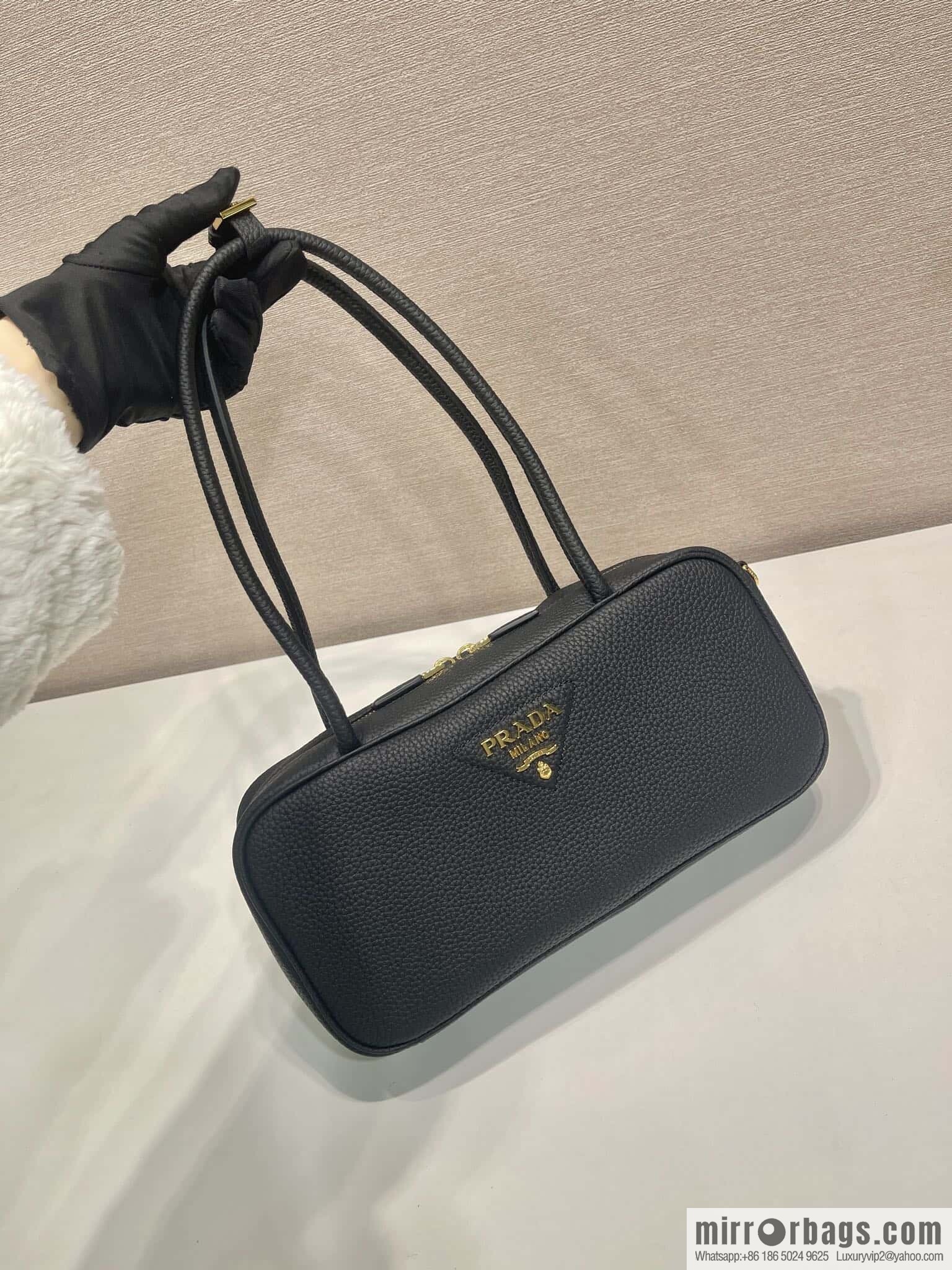 PRADA 🎉 new handbag 🎉 1BB126🎉
