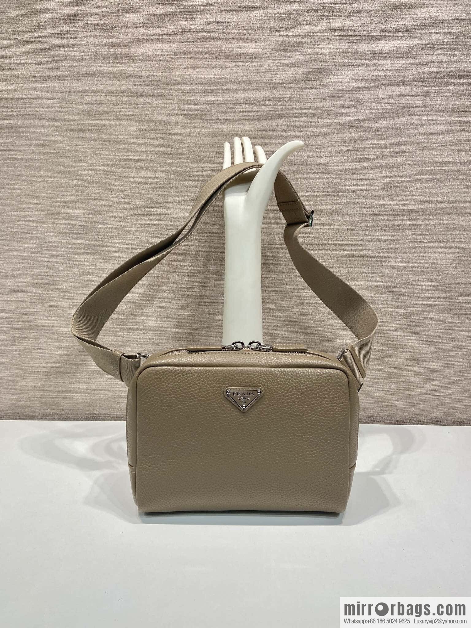 PRADA 🎉 new breast bag 🎉 2VH181 large new color🎉🎉