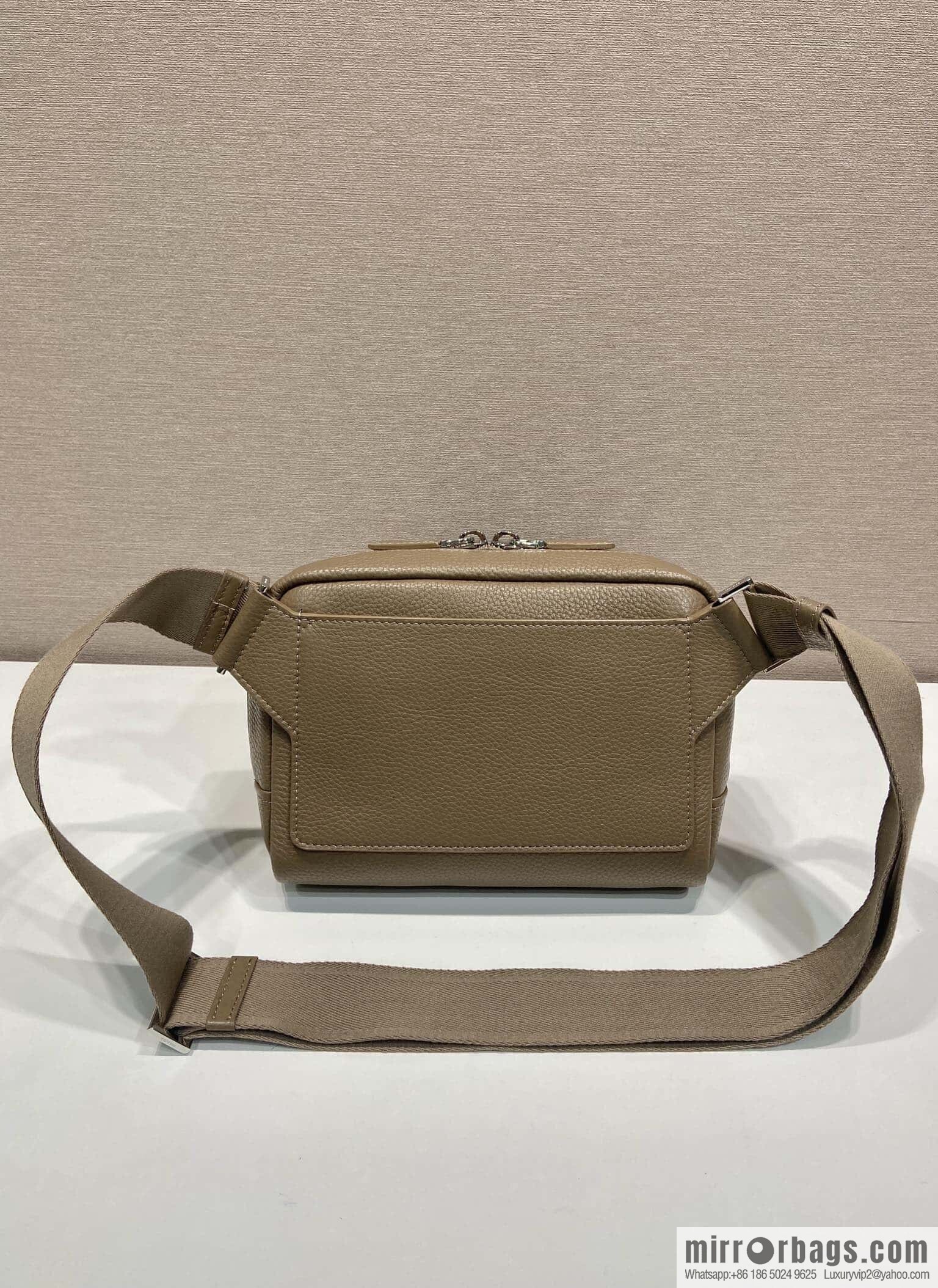 PRADA 🎉 new breast bag 🎉 2VH181 large new color🎉🎉