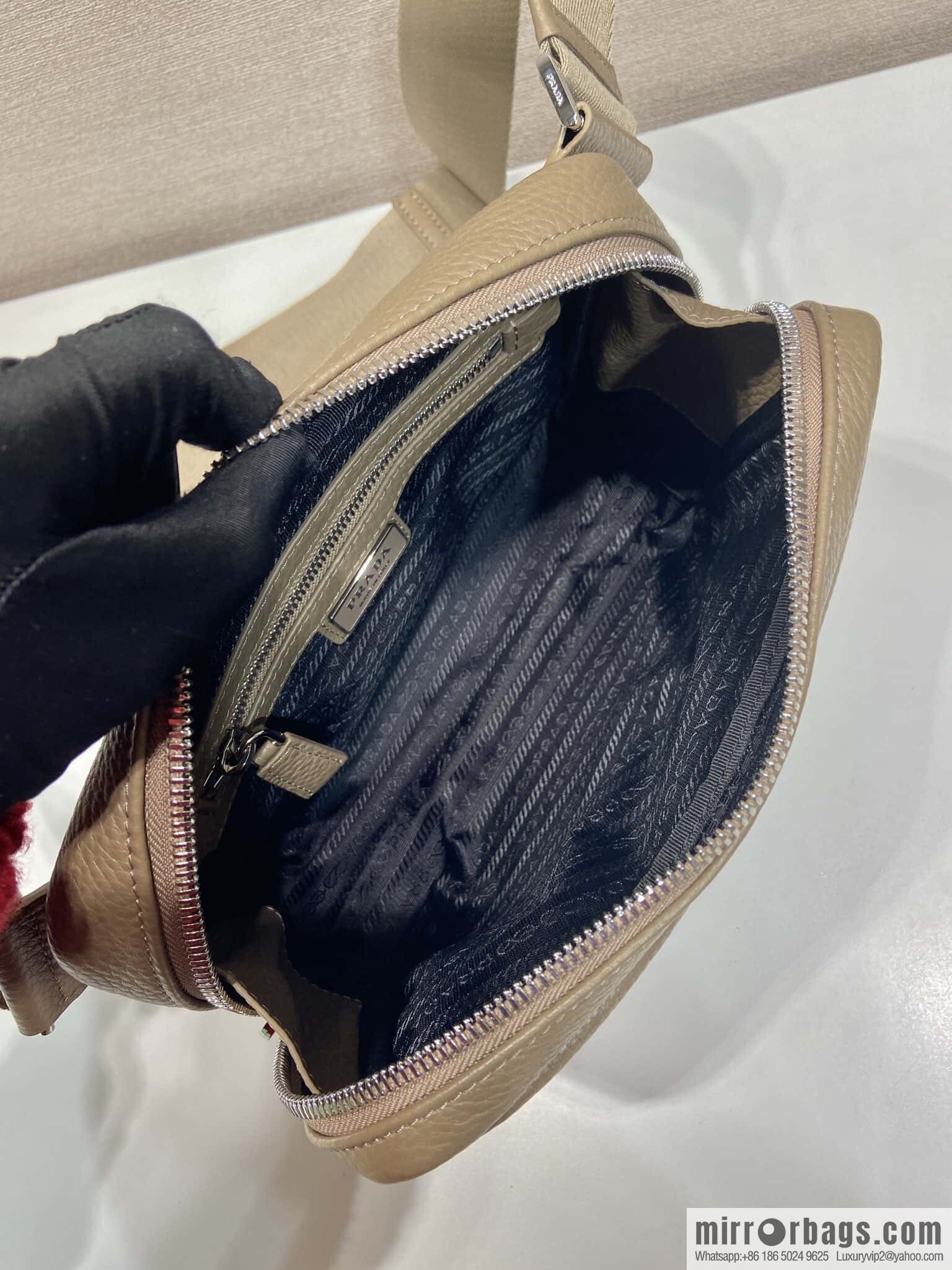 PRADA 🎉 new breast bag 🎉 2VH181 large new color🎉🎉