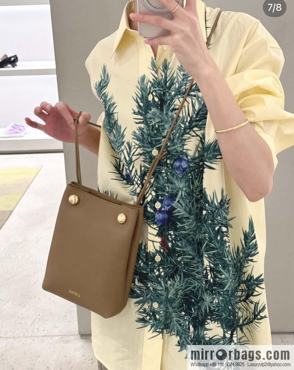 LOEWE Pebble Pouch 0905 Oak Brown