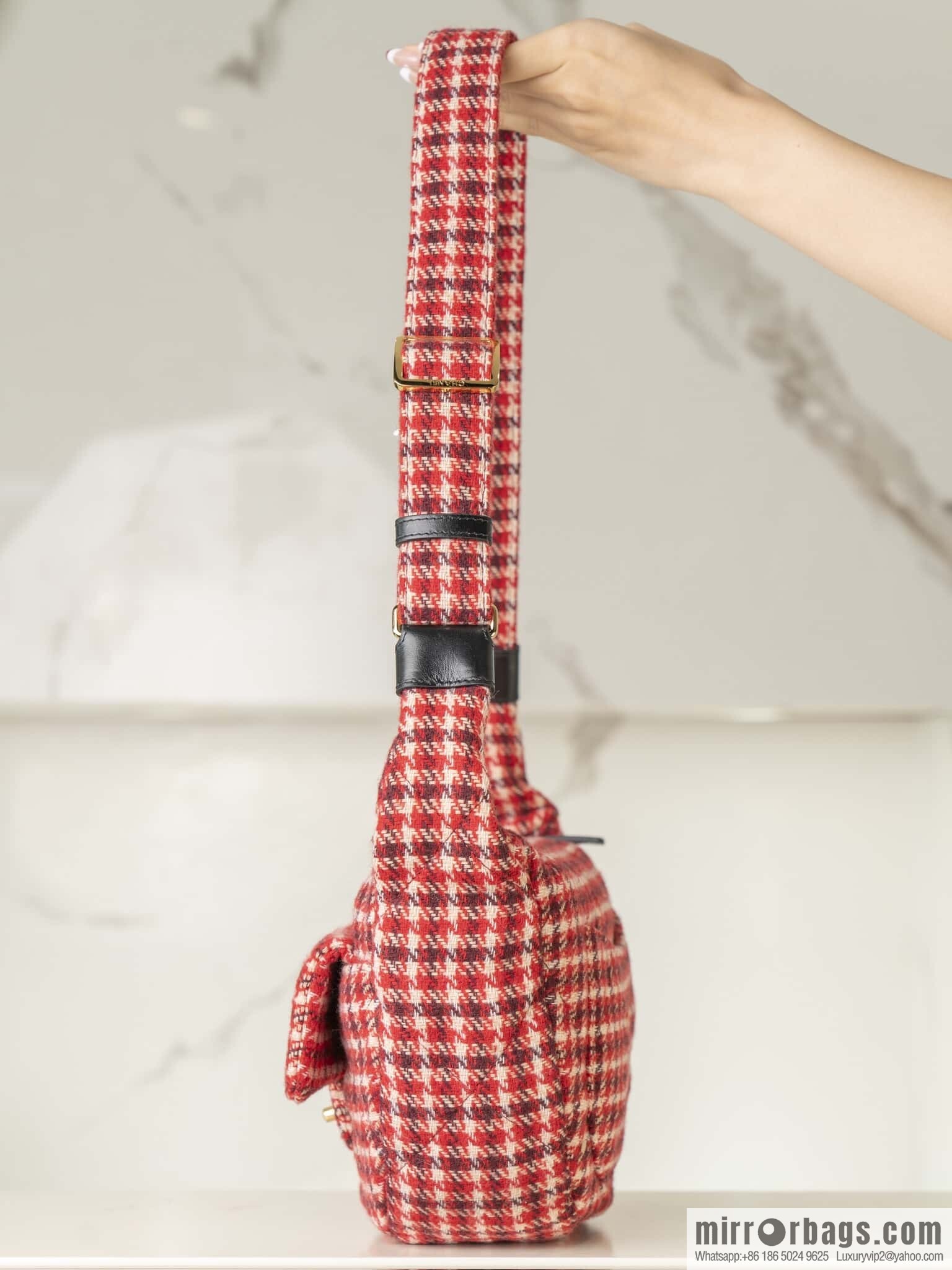 𝐂𝐡𝐚𝐧𝐞𝐥 𝟐𝟒𝐍 𝐜𝐨𝐜𝐨𝐧𝐞𝐢𝐠𝐞 Ski Series Red Thousand Birds ⛷️ AS5052