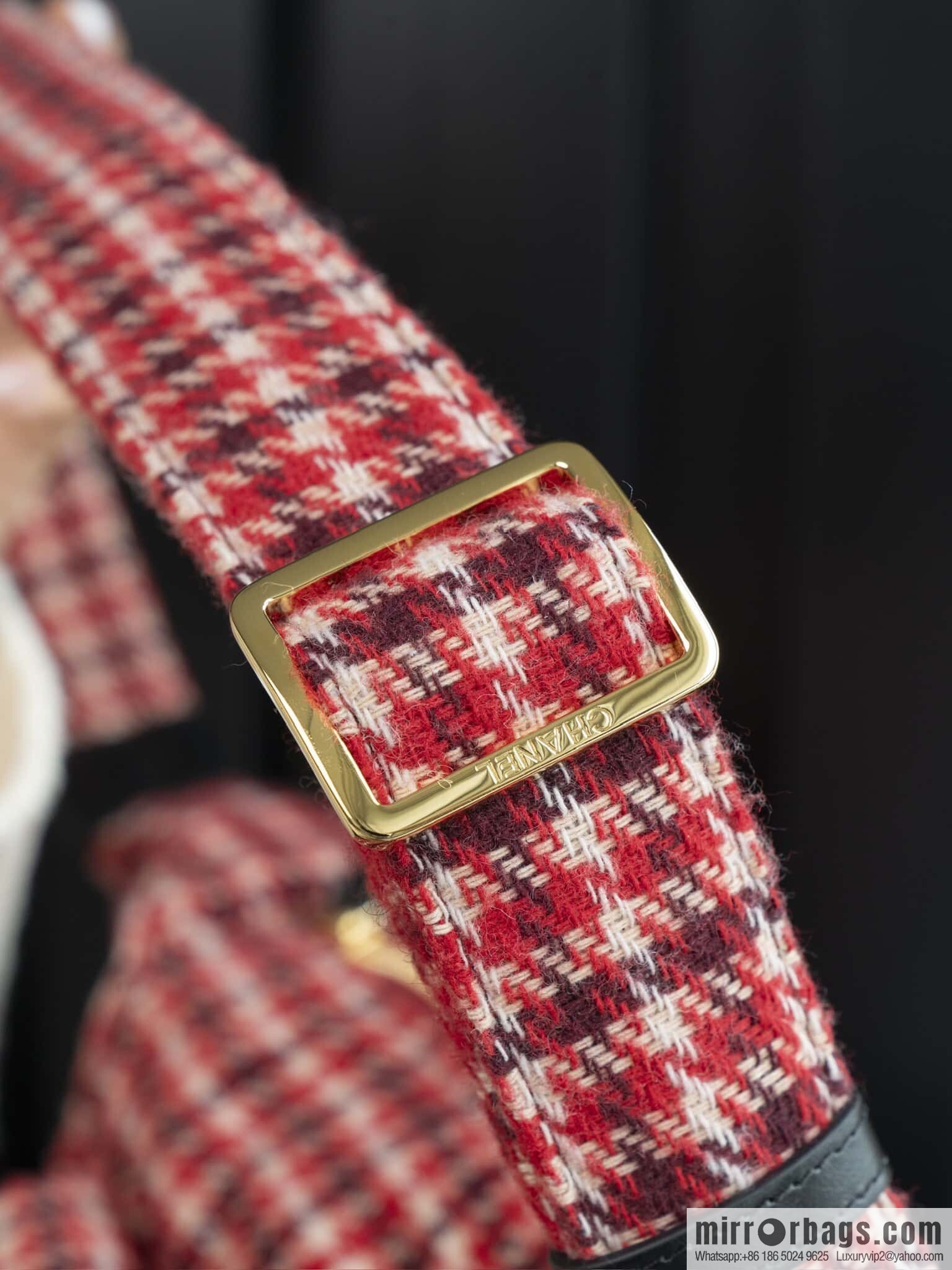 𝐂𝐡𝐚𝐧𝐞𝐥 𝟐𝟒𝐍 𝐜𝐨𝐜𝐨𝐧𝐞𝐢𝐠𝐞 Ski Series Red Thousand Birds ⛷️ AS5052