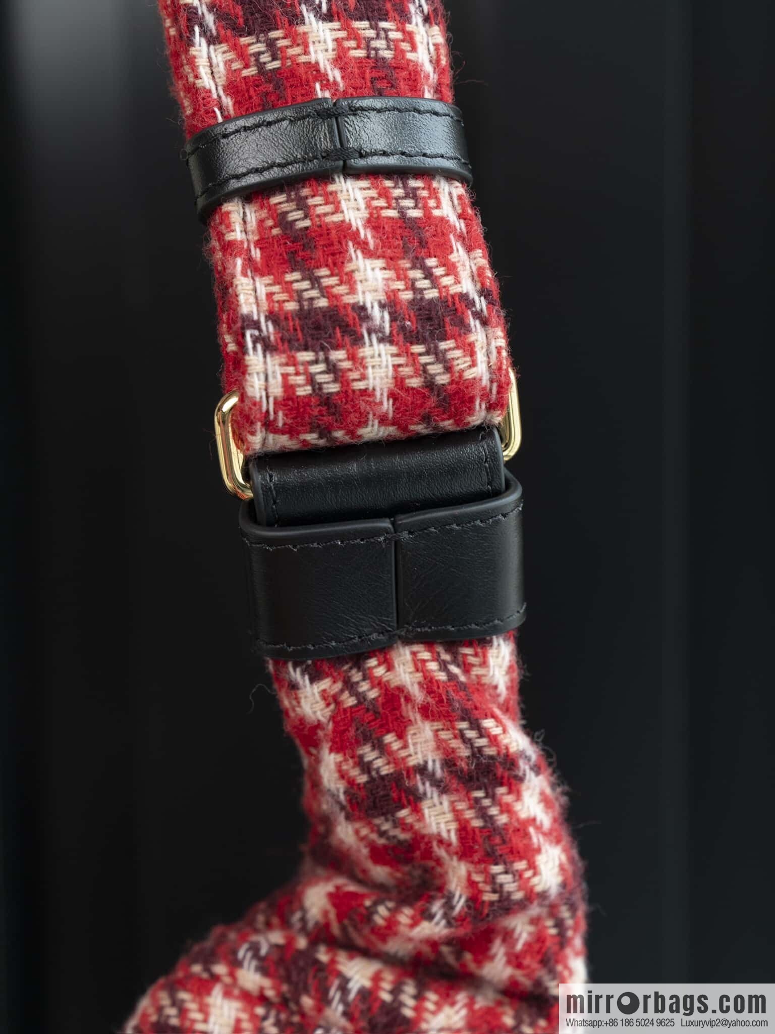 𝐂𝐡𝐚𝐧𝐞𝐥 𝟐𝟒𝐍 𝐜𝐨𝐜𝐨𝐧𝐞𝐢𝐠𝐞 Ski Series Red Thousand Birds ⛷️ AS5052