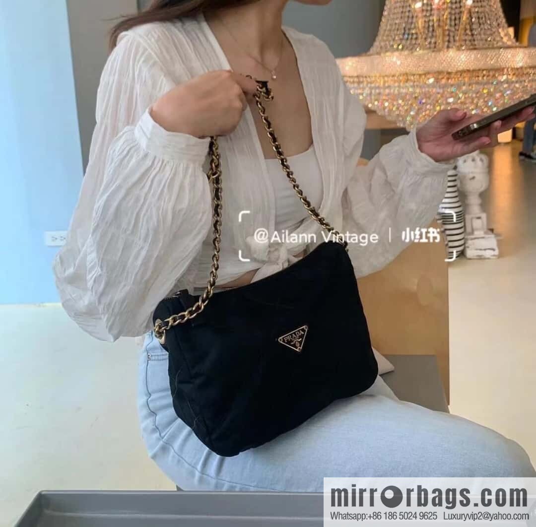 PRADA 🎉 medieval messenger bag 🎉🎉🎉 1BD646🎉🎉