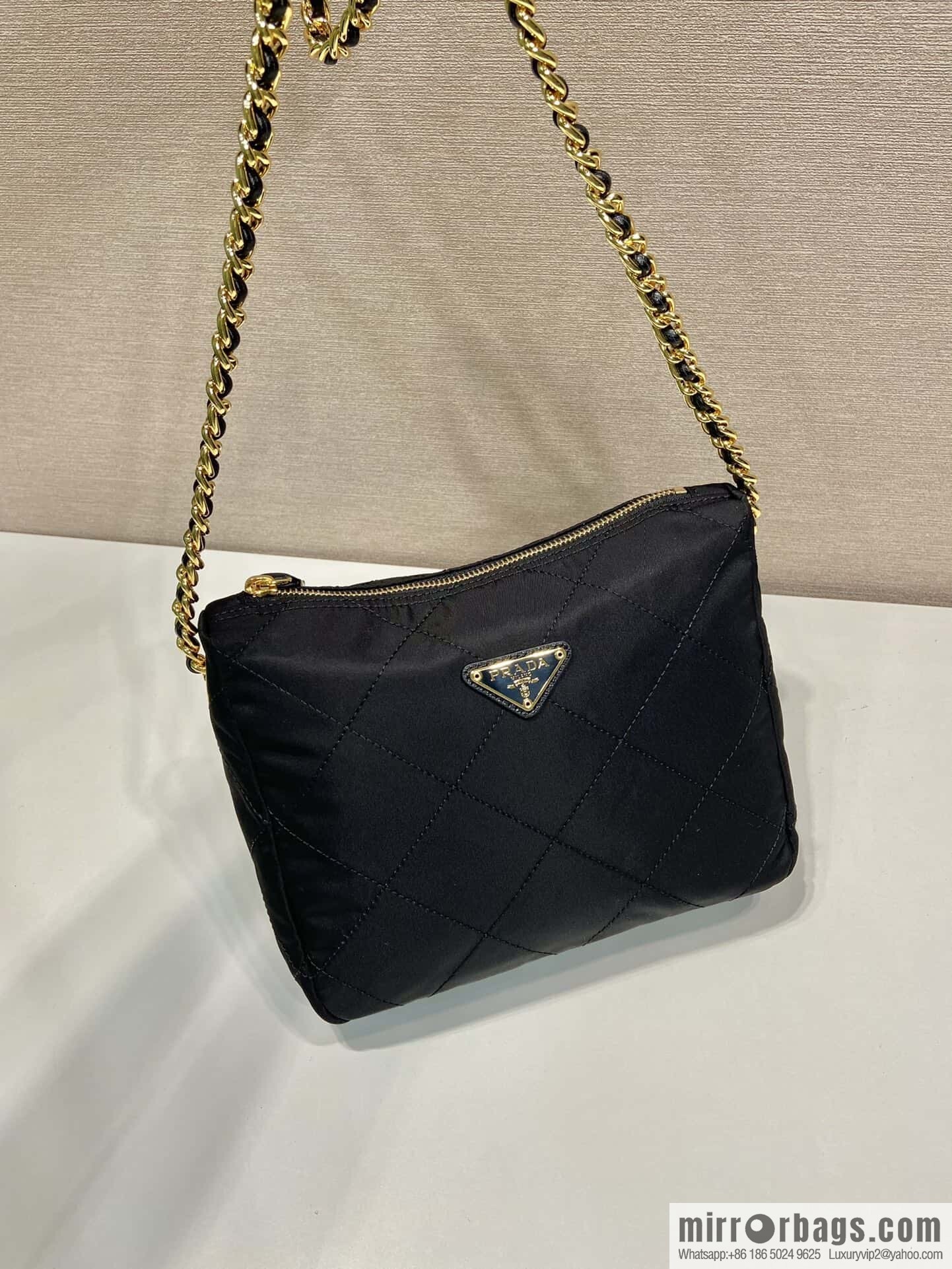 PRADA 🎉 medieval messenger bag 🎉🎉🎉 1BD646🎉🎉