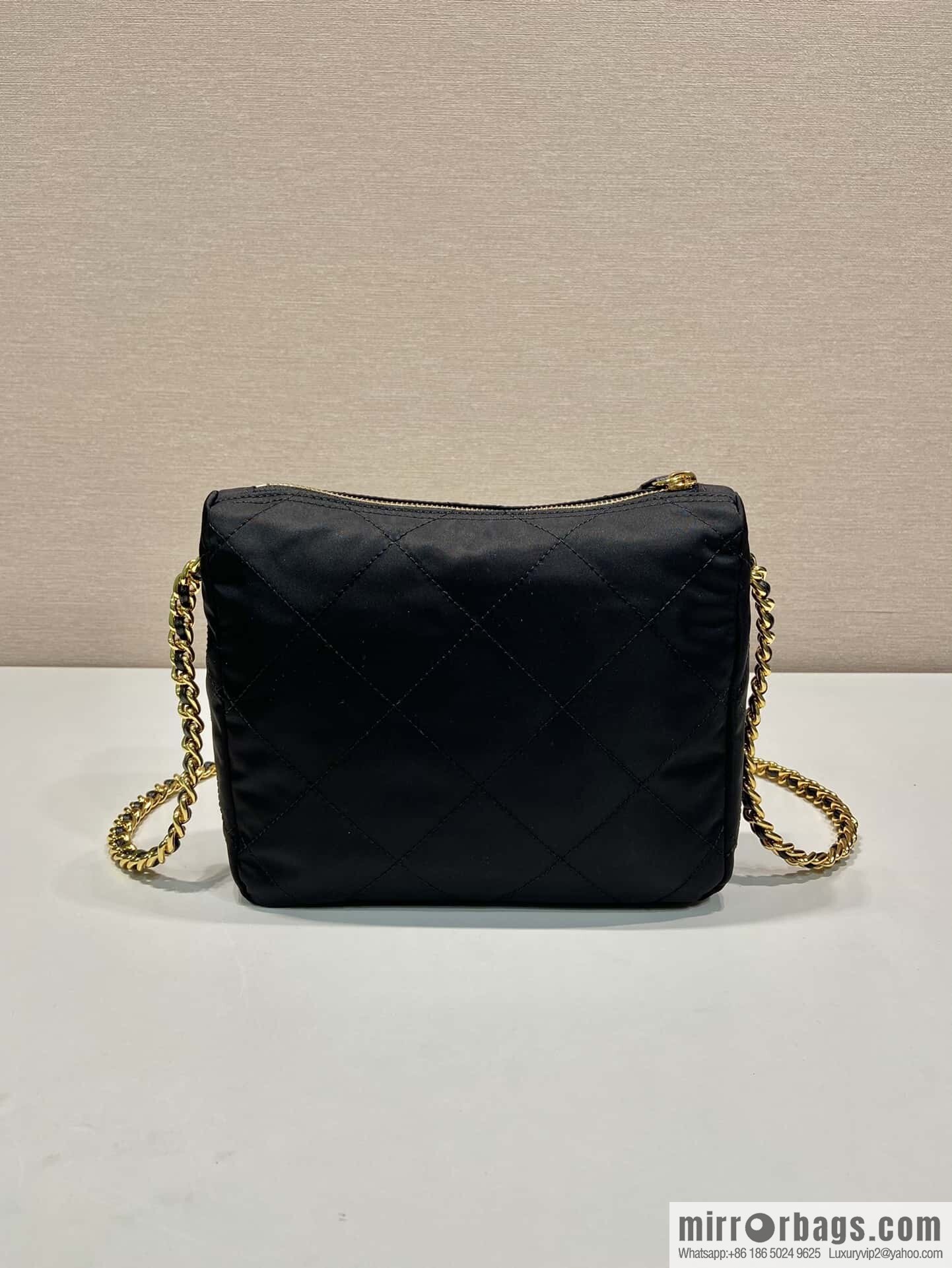PRADA 🎉 medieval messenger bag 🎉🎉🎉 1BD646🎉🎉
