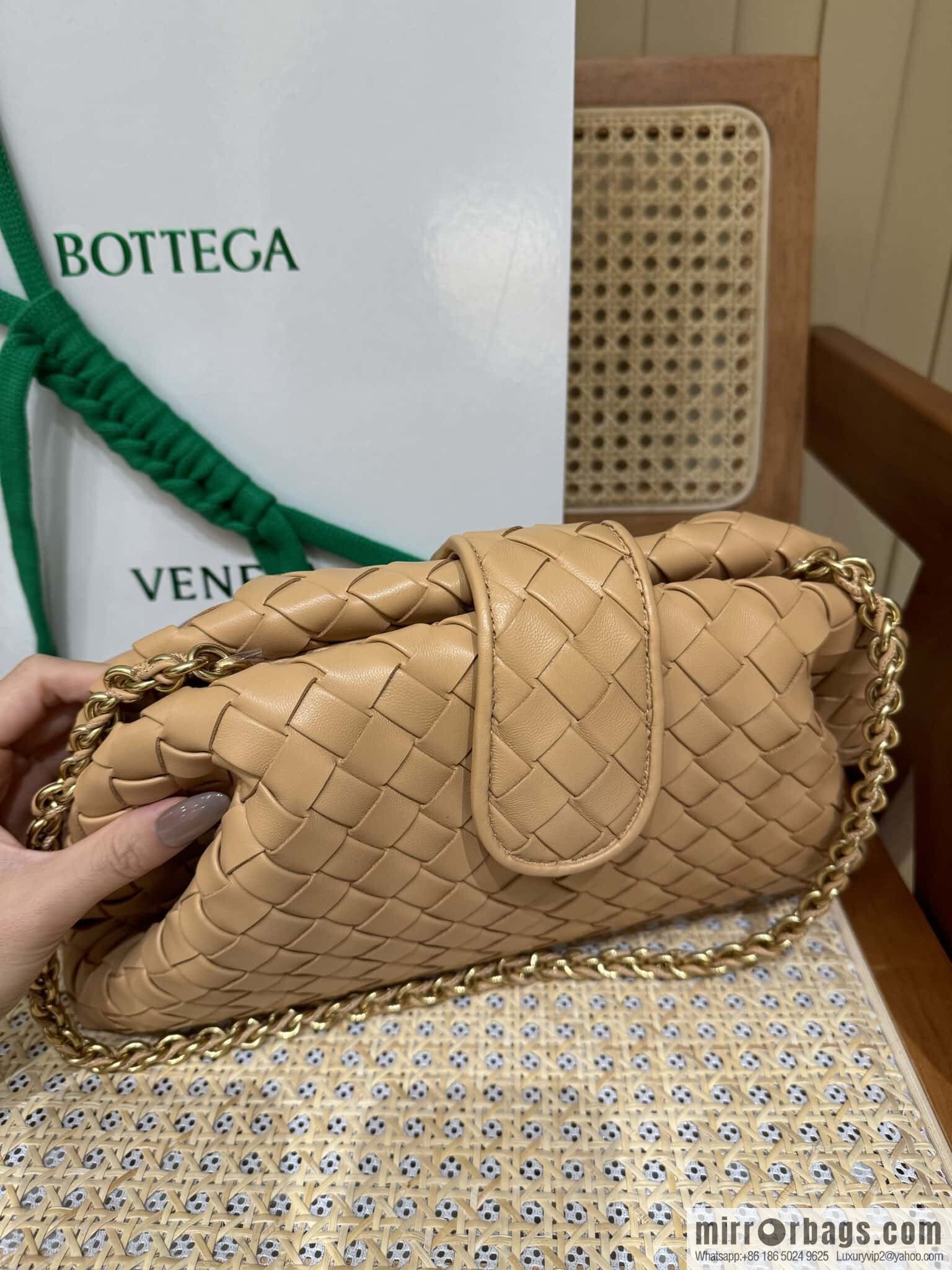 BV Lauren 1980 Almond 785807