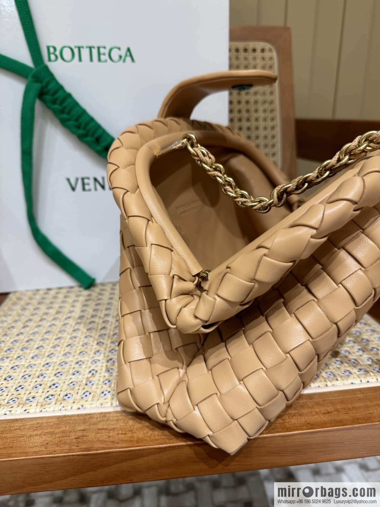 BV Lauren 1980 Almond 785807