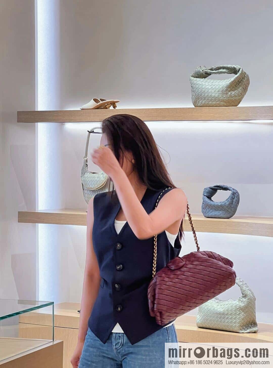 BV Lauren 1980 Barolo 785807