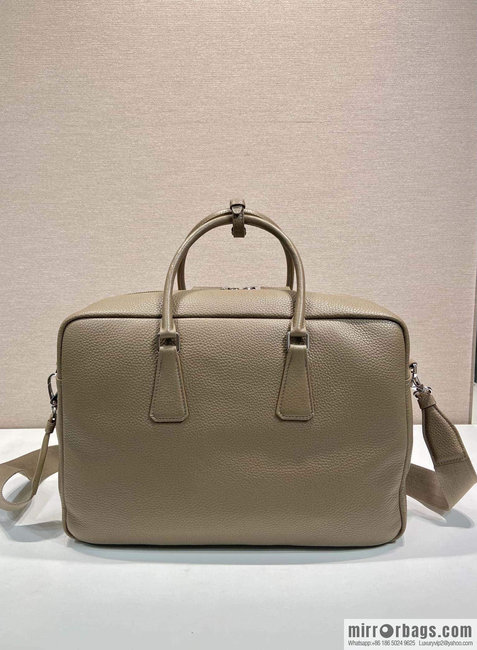 PRADA 🎉 new briefcase 🎉 2VE339 extra large🎉🎉