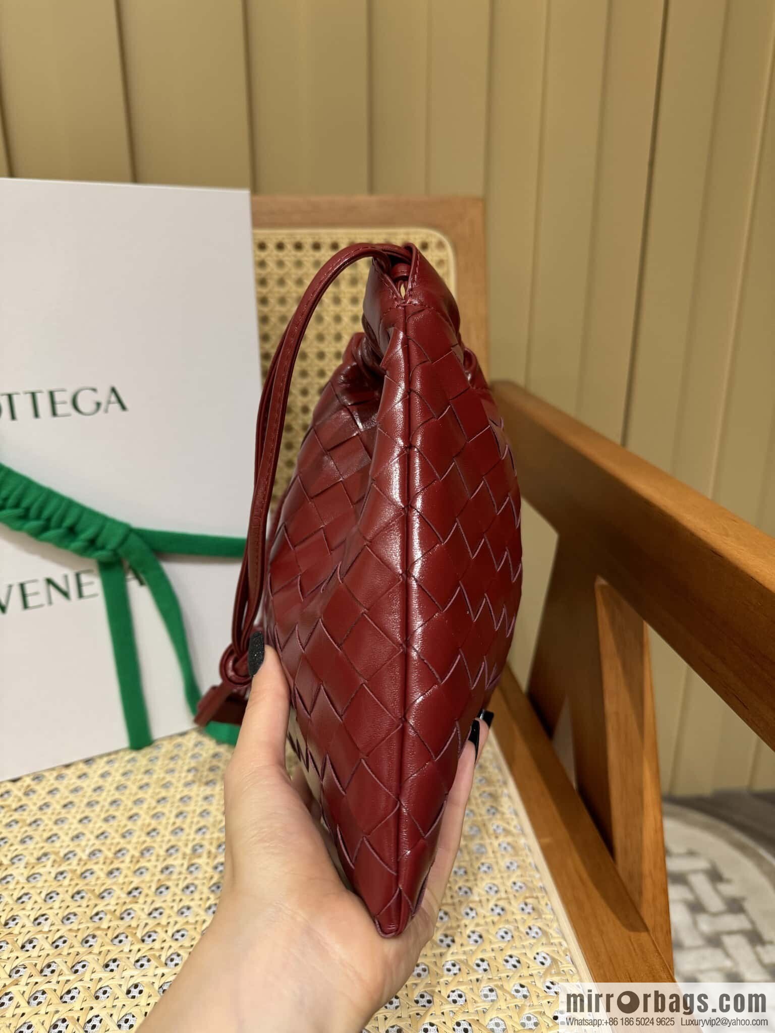 BV Medium Dustbag Clutch 796728 Akane Brown Red