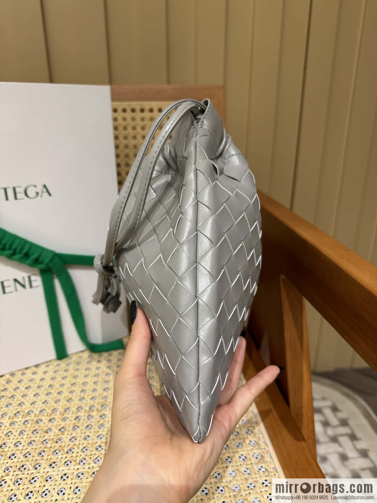 BV Medium Dustbag Clutch 796728 Silver Grey