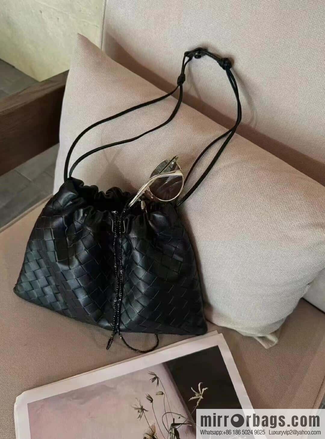BV Medium Dustbag Clutch 796728 Black
