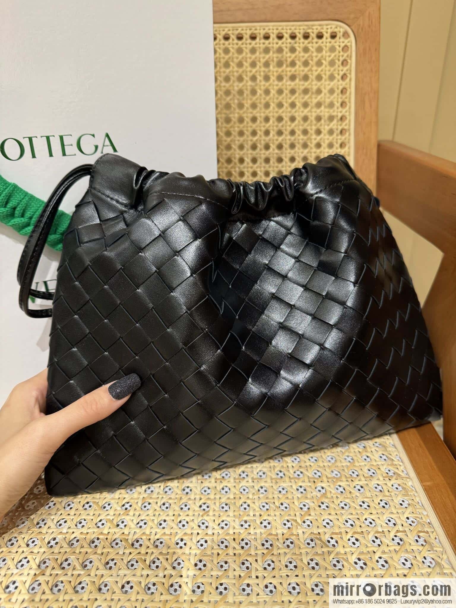 BV Medium Dustbag Clutch 796728 Black