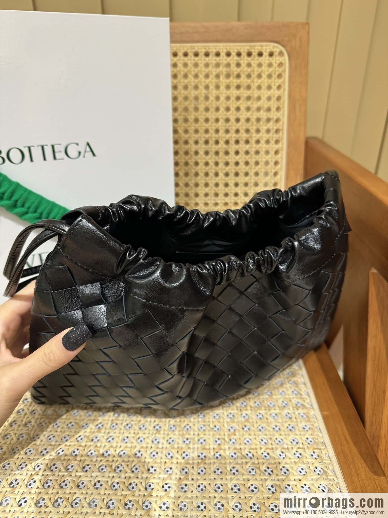 BV Medium Dustbag Clutch 796728 Black