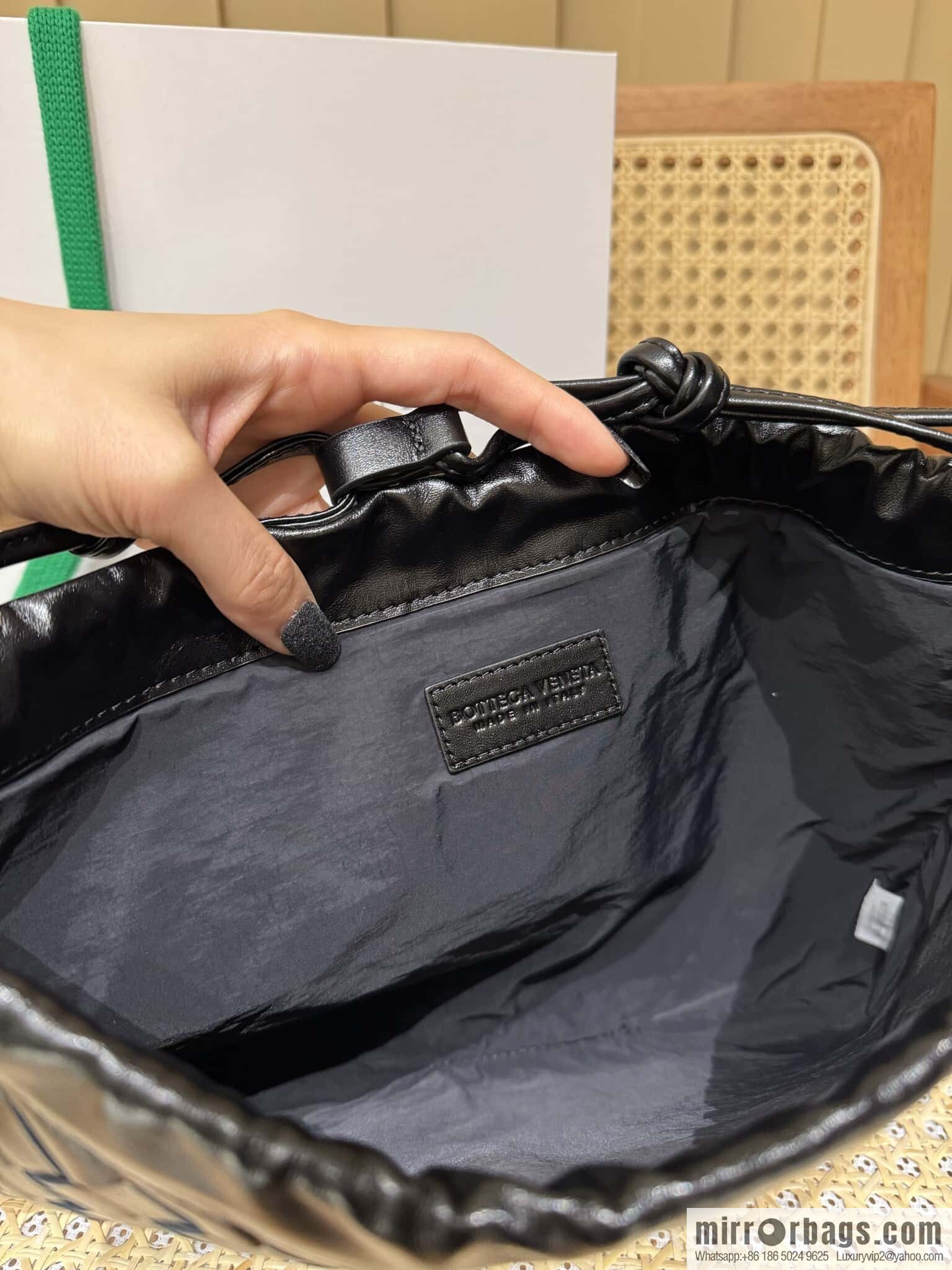 BV Medium Dustbag Clutch 796728 Black