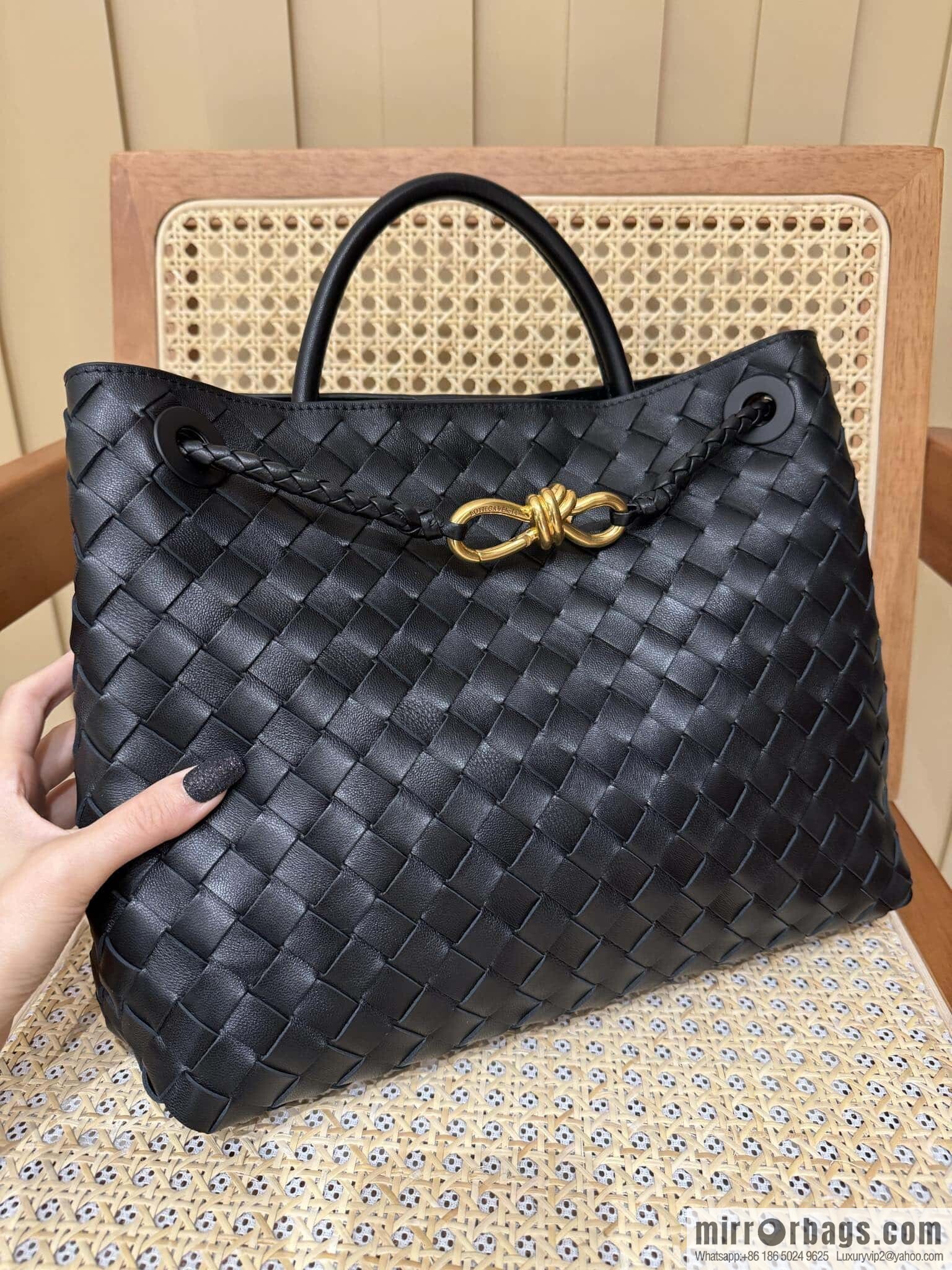 BV Medium Andiamond 766016 Black