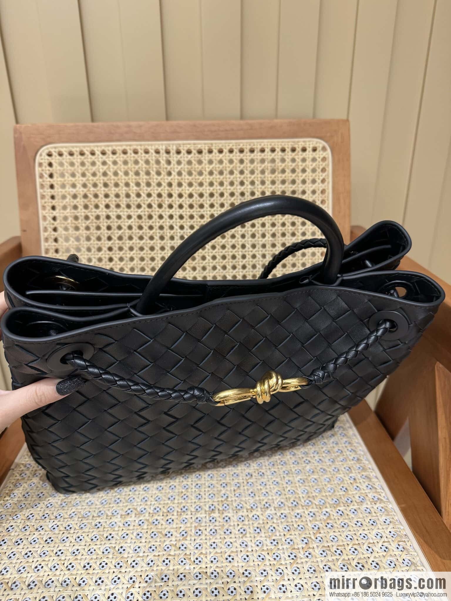 BV Medium Andiamond 766016 Black