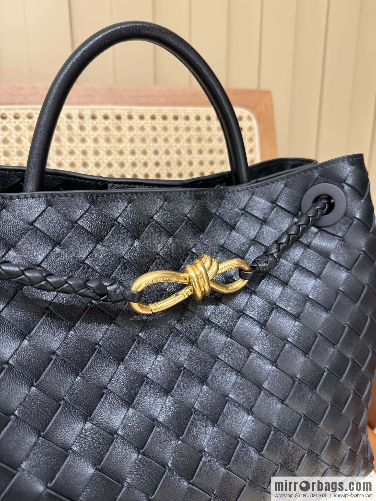 BV Medium Andiamond 766016 Black