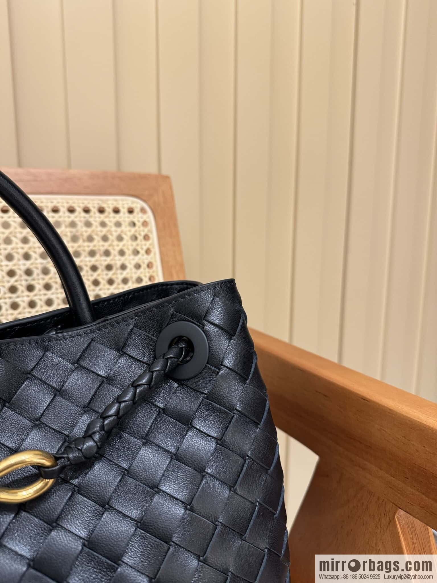 BV Medium Andiamond 766016 Black