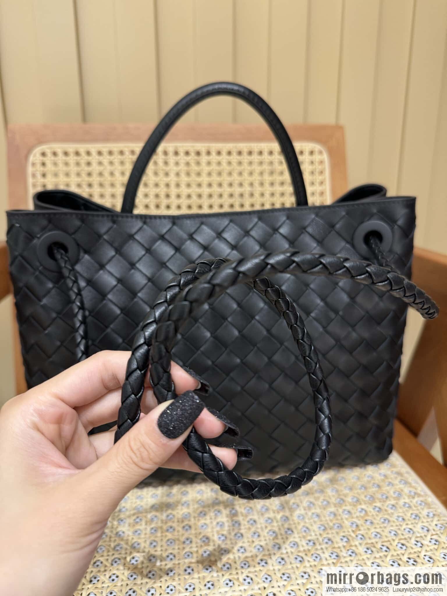 BV Medium Andiamond 766016 Black