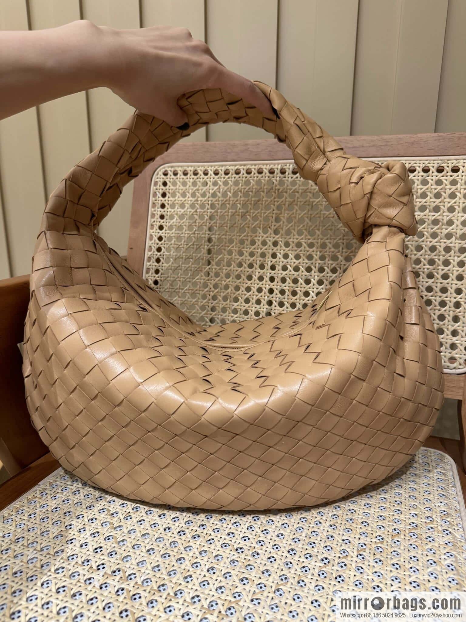BV Jodie Shoulder Backpack 600261 Almond