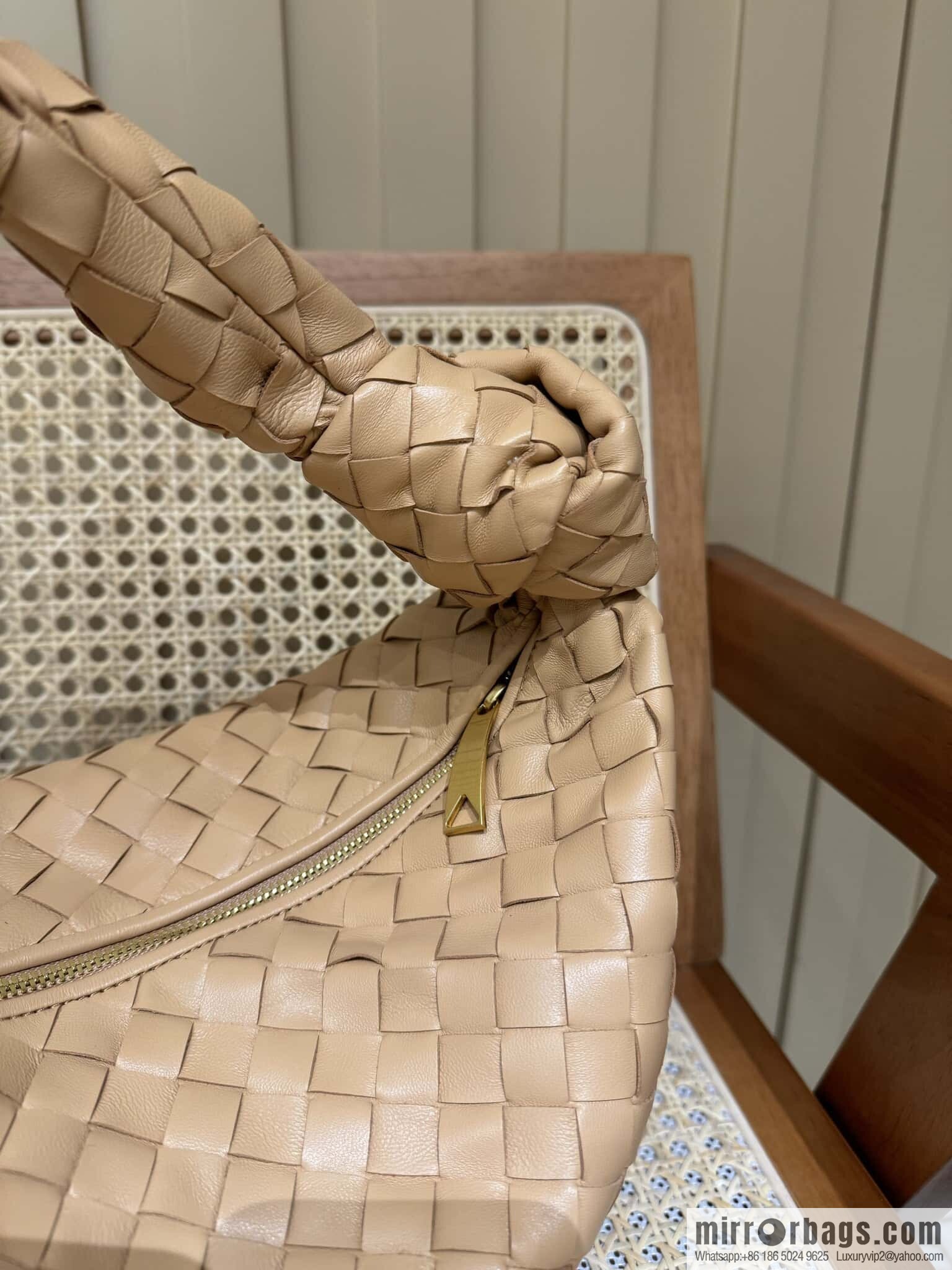 BV Jodie Shoulder Backpack 600261 Almond